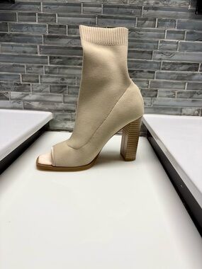 Lulus Yvonnie Ivory Knit Peep-Toe Sock Boots. Size 6.5. Worn Once.